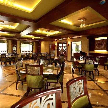 The Pinnacle Inn Sarnath Varanasi Exterior foto
