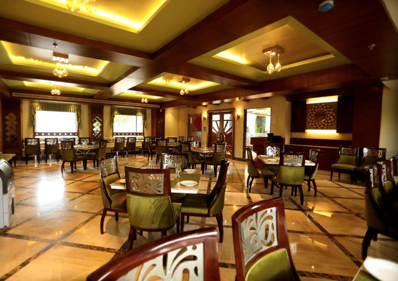 The Pinnacle Inn Sarnath Varanasi Exterior foto