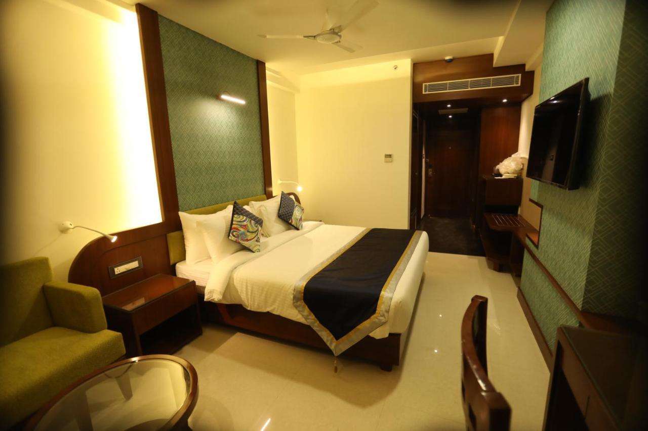 The Pinnacle Inn Sarnath Varanasi Exterior foto