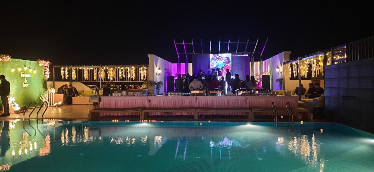 The Pinnacle Inn Sarnath Varanasi Exterior foto